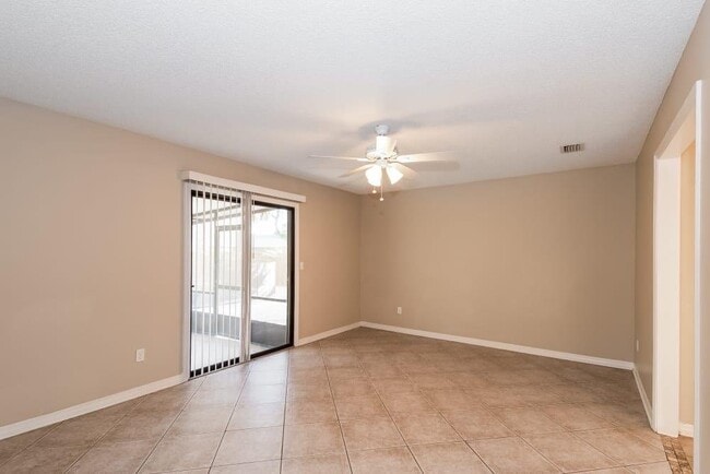 Building Photo - 2048 Pompano Pkwy