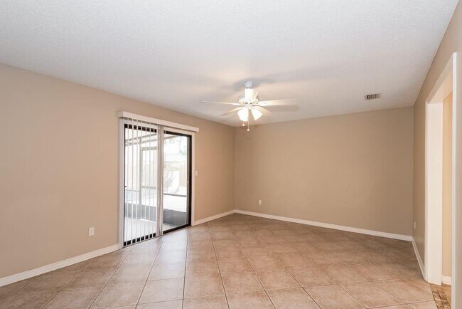 Foto del edificio - 2048 Pompano Pkwy