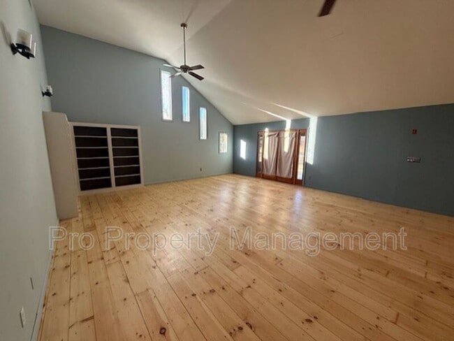 Foto del edificio - 500 Nonnewaug Rd