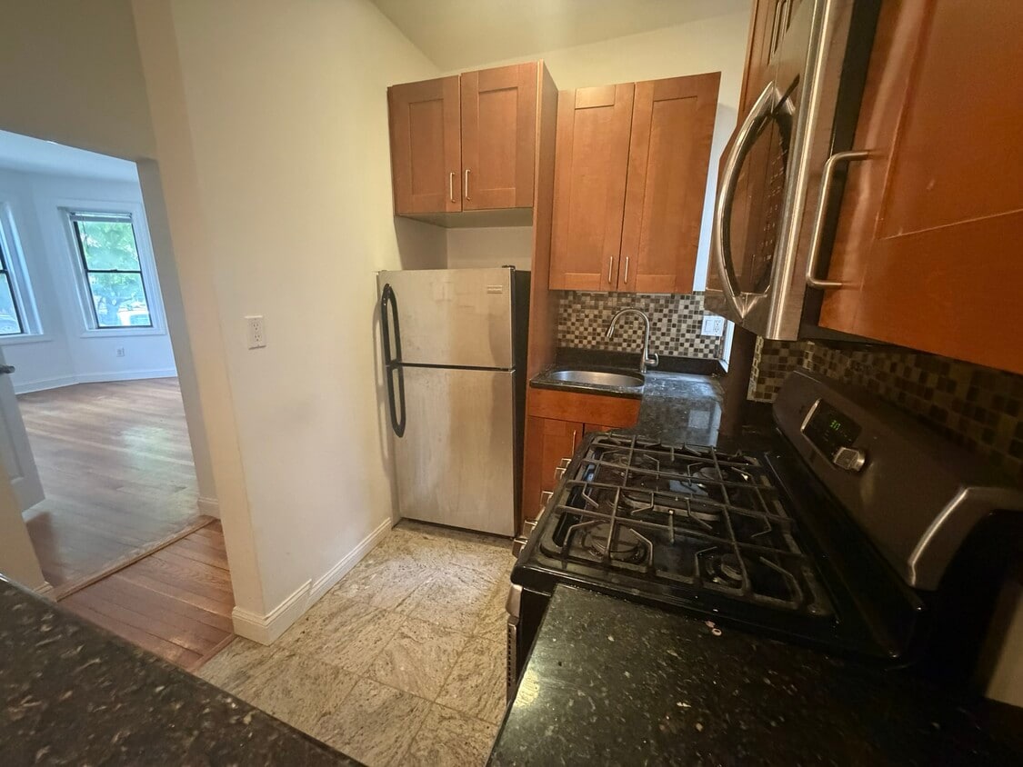 Photo - 11 Peterborough St. Unit 6