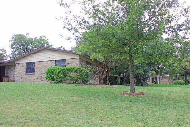 Building Photo - 11513 Whitewing Ave