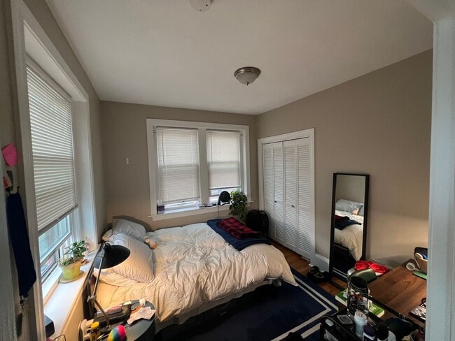 Building Photo - 9/1 No Fee! Renovated 2BR near BU South/St Marys/Audubon/Kenmore
