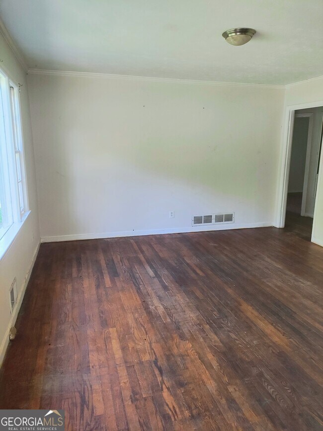 Foto del edificio - 2954 1st Ave SW