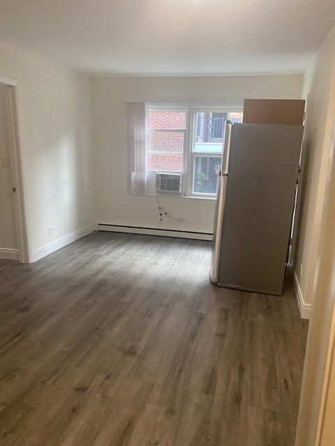 Foto principal - 2413 Central St