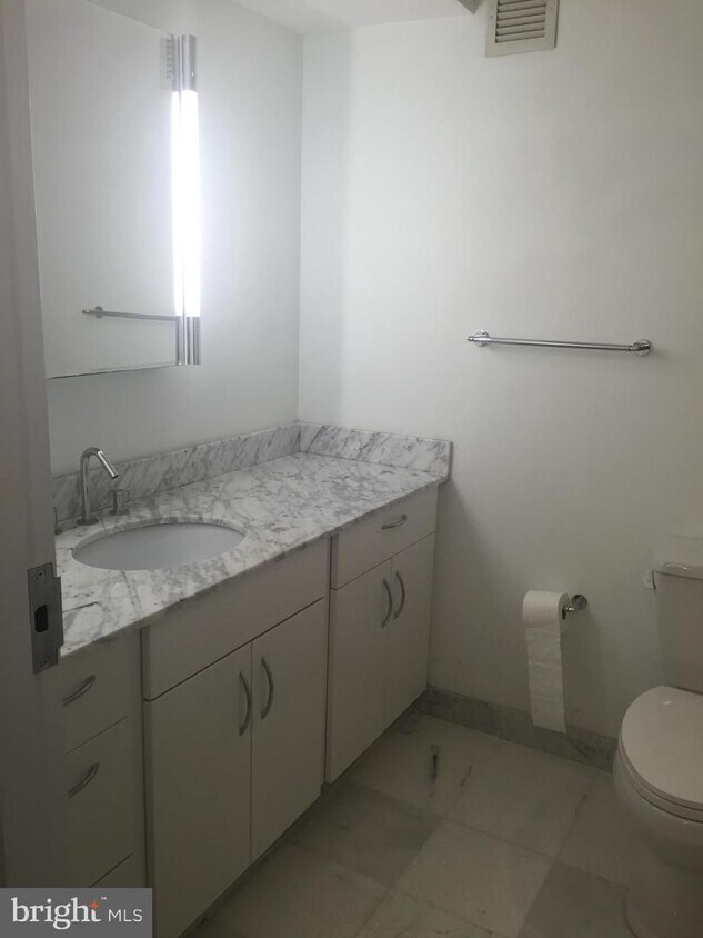 Foto principal - 219-29 S 18th St