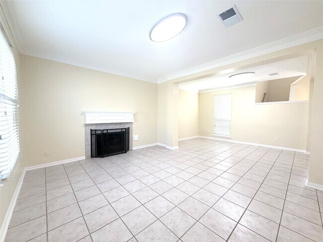 Foto del edificio - 12211 Meadow Crest Ct