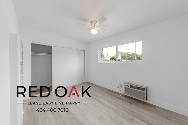 Foto del edificio - 7350 Hazeltine Ave