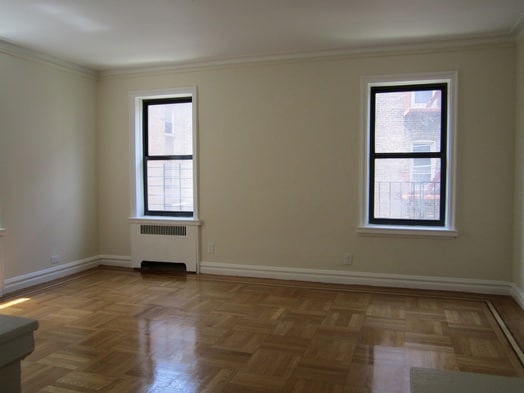 Building Photo - 2164 Bolton St