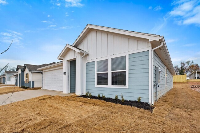 Building Photo - Gorgeous New Construction in Gentry!