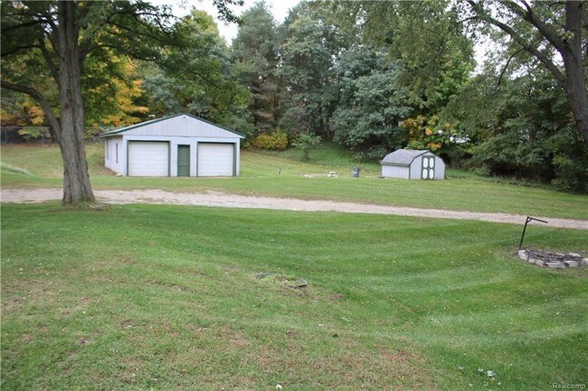 Building Photo - 9354 White Lake Rd