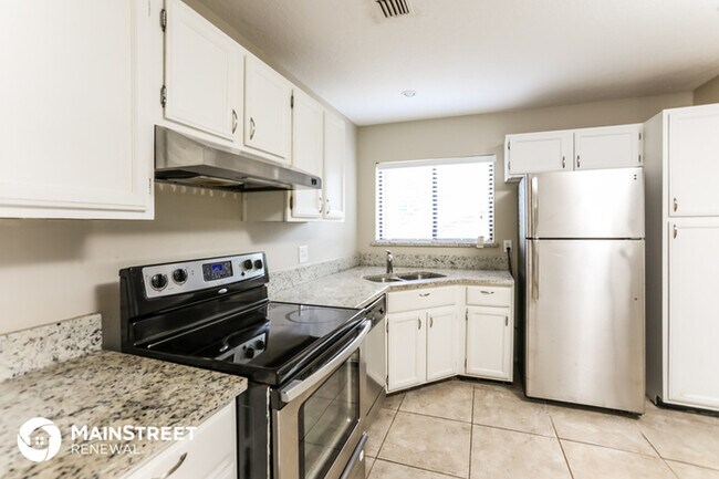 Building Photo - 5743 Westview Dr