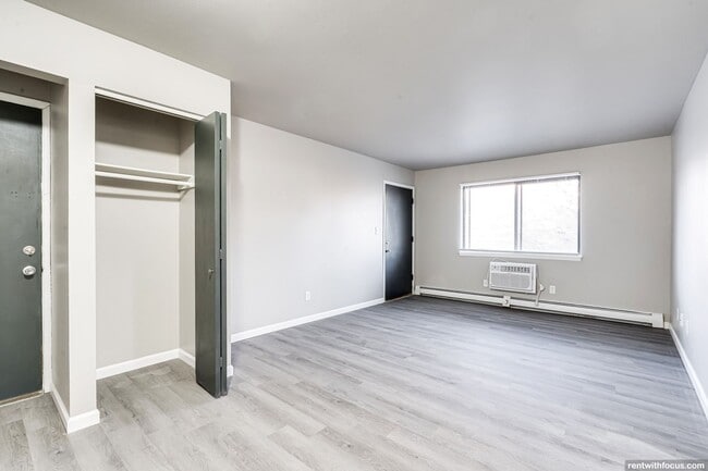 Interior Photo - 671 S. Western Ave.