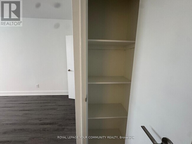 Photo du bâtiment - 135 Tyndall Ave