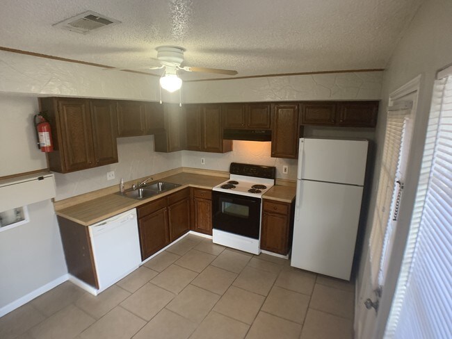 Building Photo - 2656 Tifton Ave