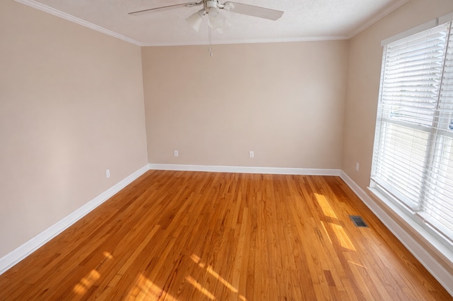 Building Photo - 503 Kirby Dr