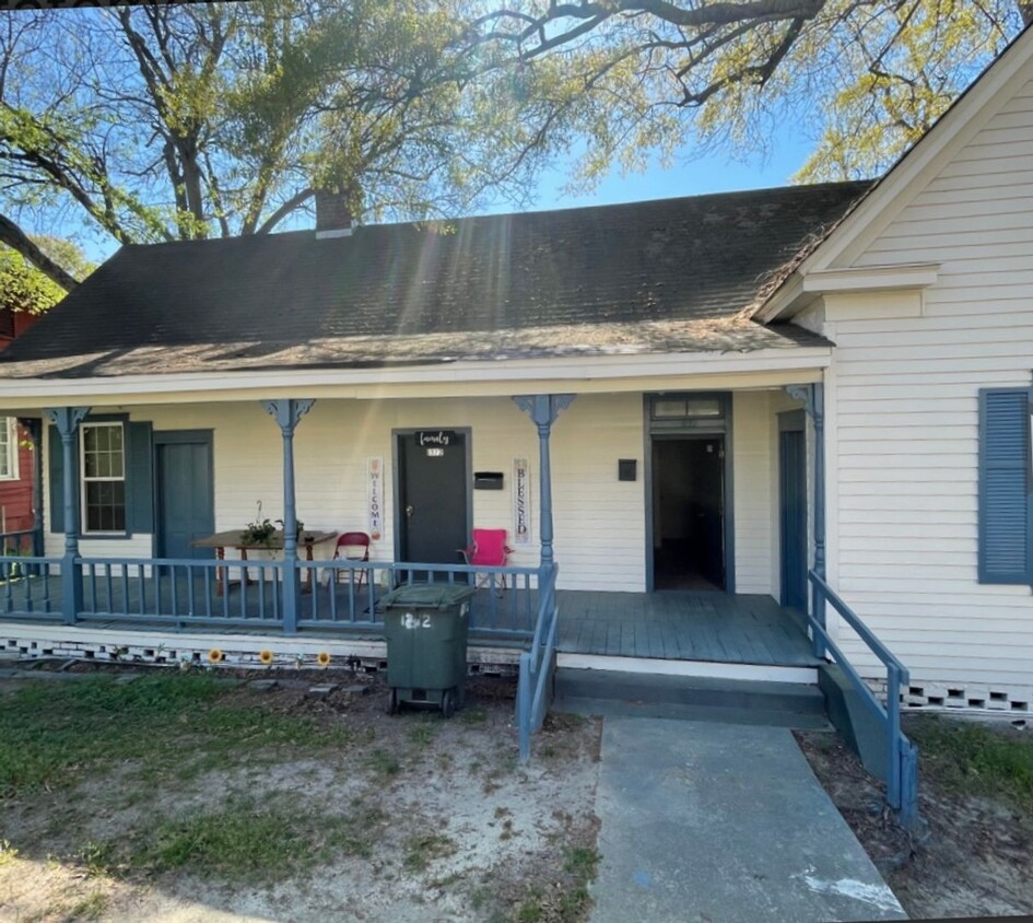 Primary Photo - Charming Duplex