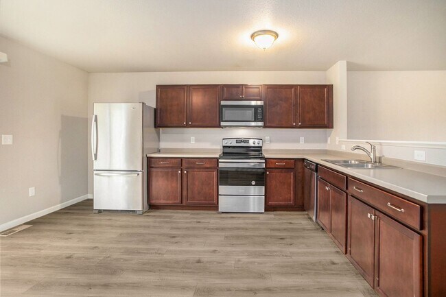 Foto del edificio - Incredible Newer Home for Lease