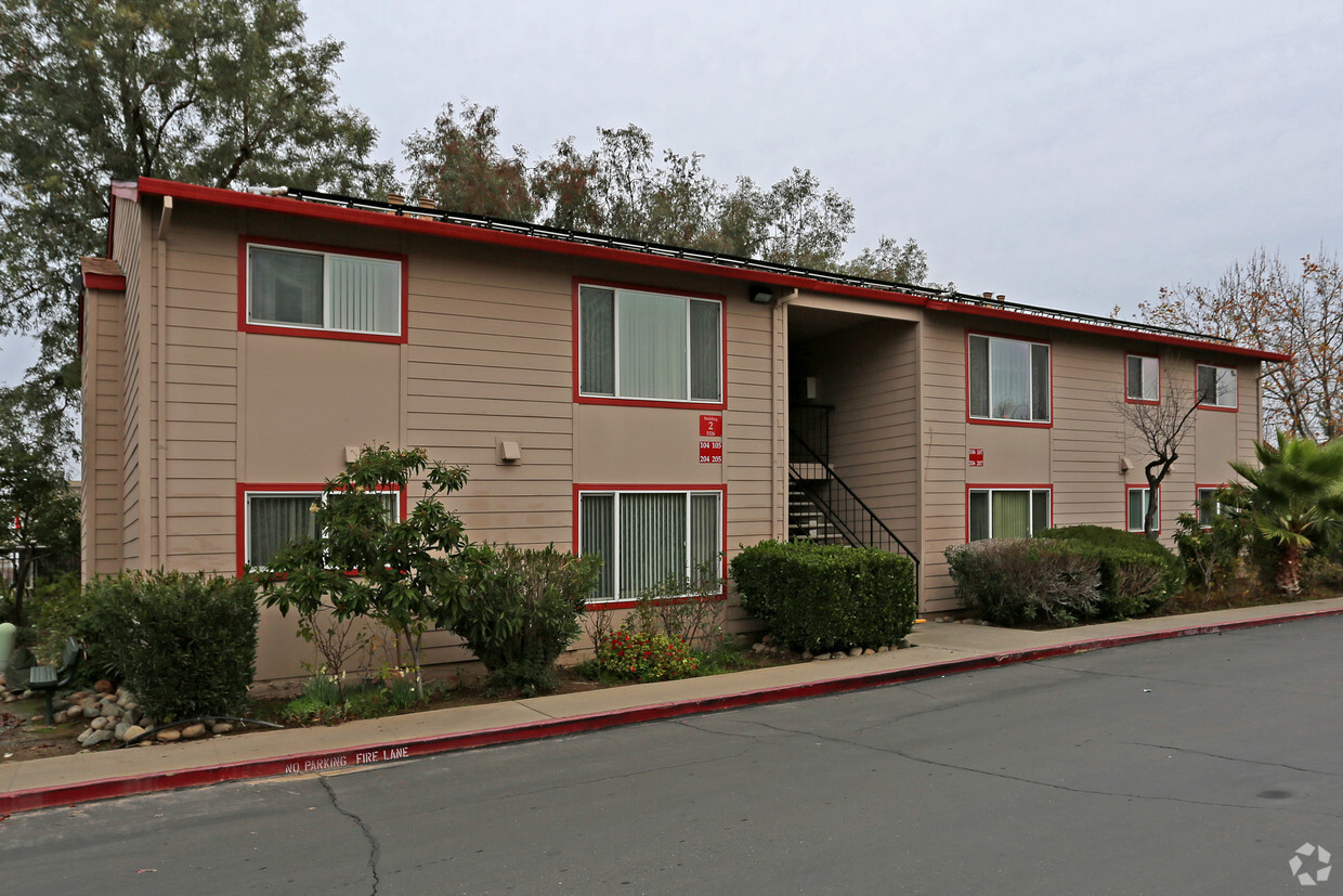 Primary Photo - Foothill Plaza