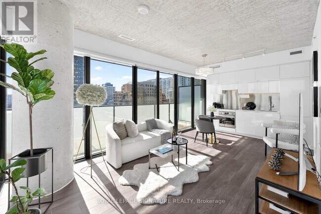 Photo du bâtiment - 185 Roehampton Ave