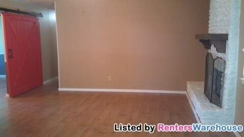 Building Photo - 2401 Sheri Oak Ln