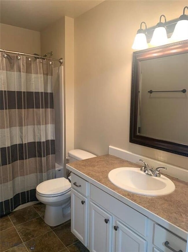 Building Photo - 796 Quail Run Road Unit C