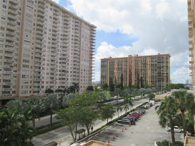 Foto del edificio - 251 174th St