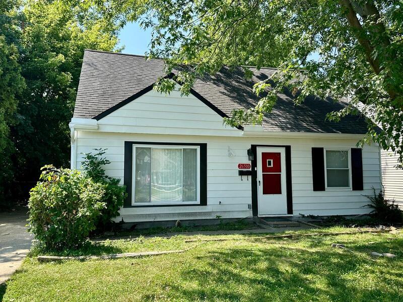 Foto principal - 26500 Drakefield Ave