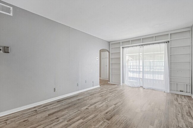 Foto del edificio - 15931 Stillwood St