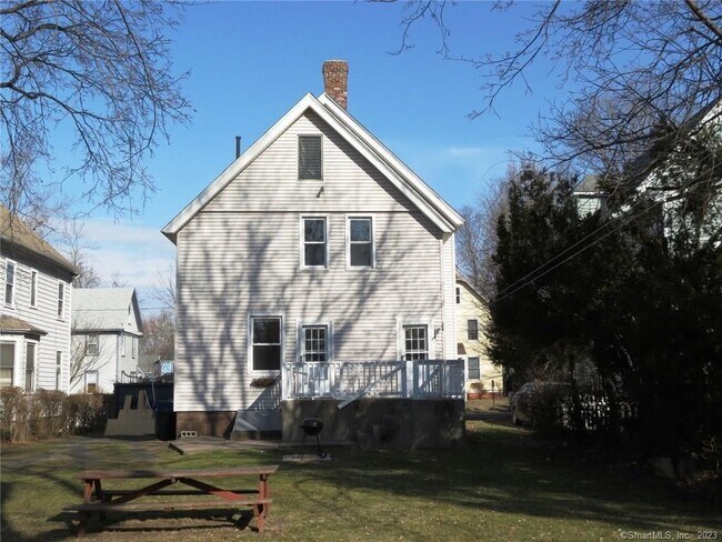 Building Photo - 13 Wilcox St