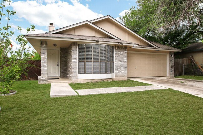 Foto del edificio - ***APPLICATION CURRENTLY UNDER REVIEW***Contemporary Single-Level Home with 3 Bedrooms, 2 Bathroo...