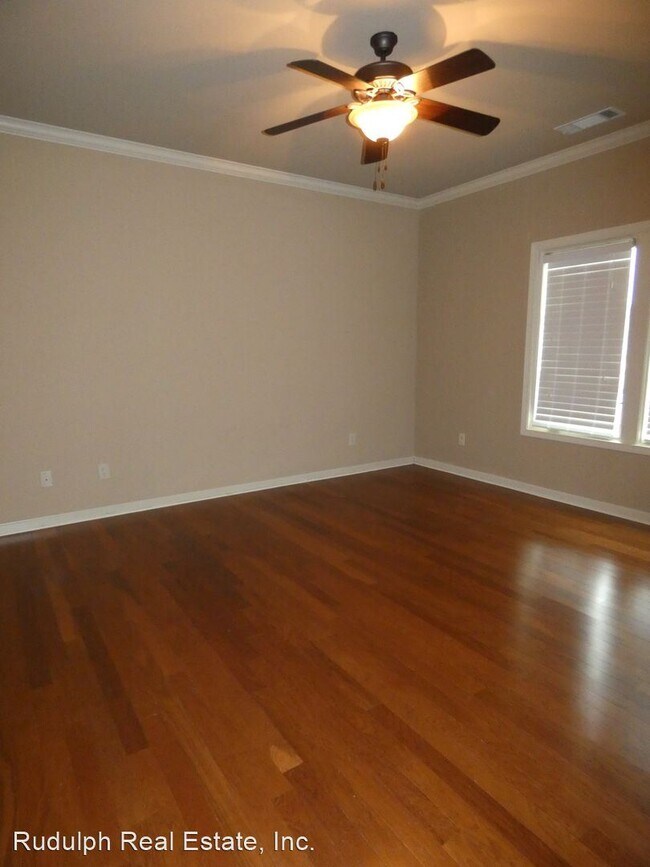 Building Photo - 3 br, 2.5 bath House - 519 Portobello Road