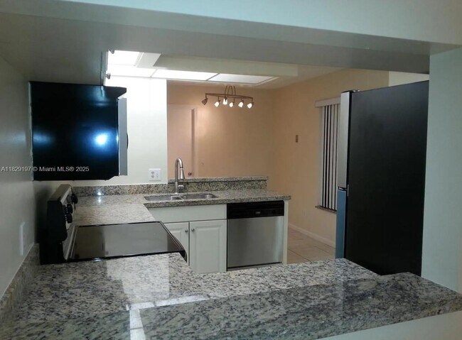 Building Photo - 200 Crosswinds Dr