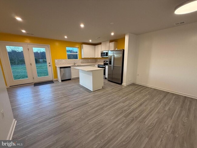 Building Photo - 179 Olympus Rd