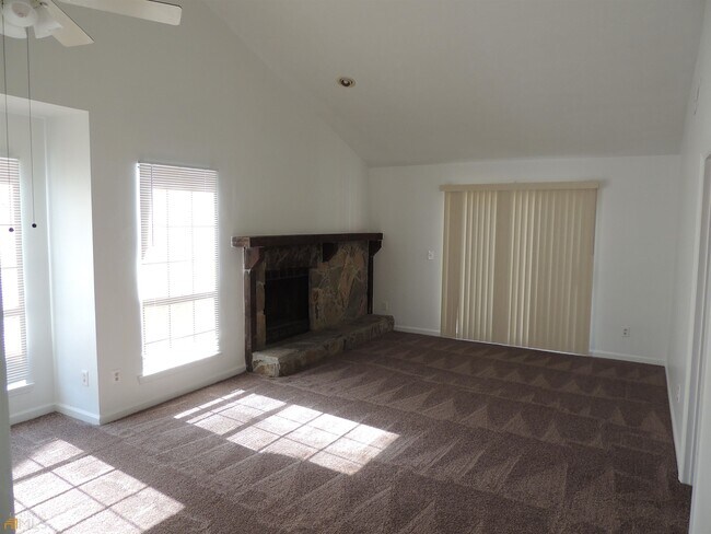 Building Photo - 870 Heritage Oaks Dr