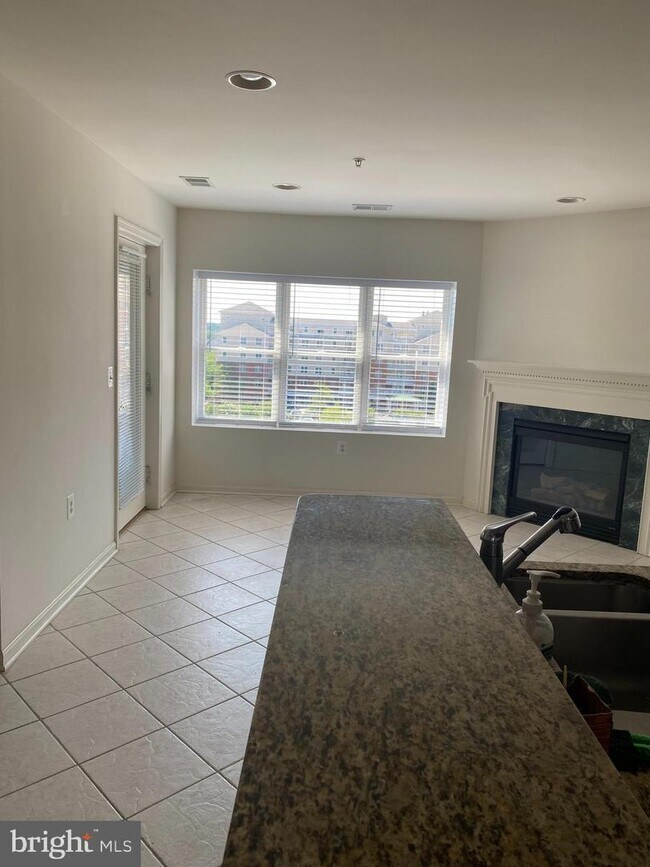 Foto del edificio - 12246 Roundwood Rd