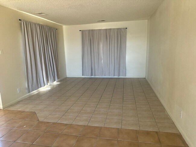 Foto del edificio - Beautiful 2 bed 1 bath in Rio Rancho
