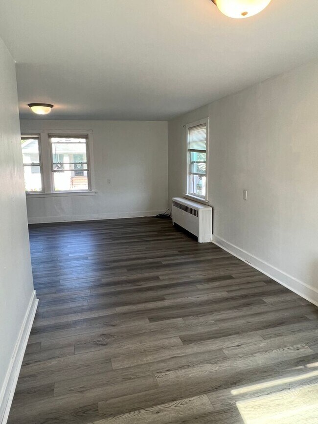 Building Photo - 105 Maple, Buchanan, MI 49107