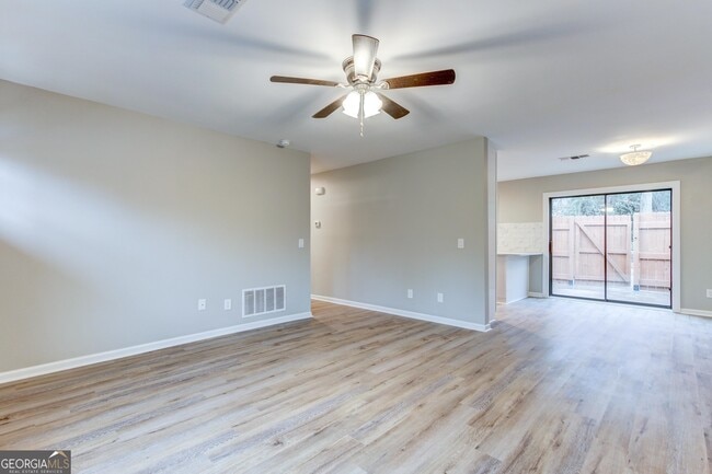 Building Photo - 48 Clark St