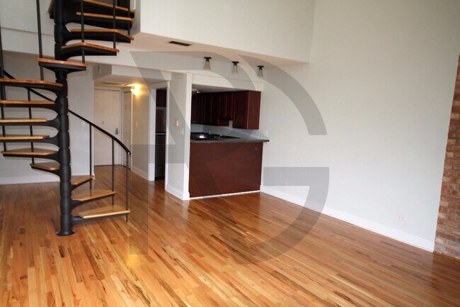 Building Photo - Beautiful lofted 1 bed in Old Town