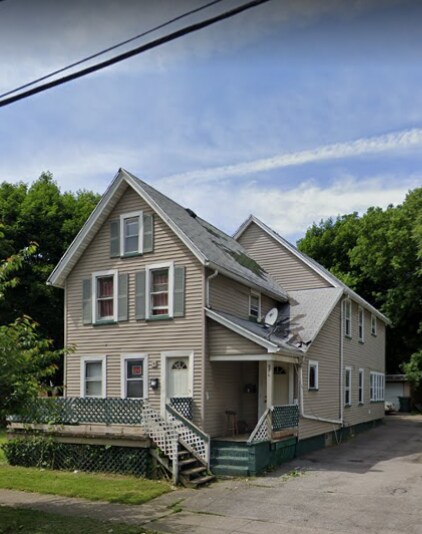 Primary Photo - 574 Maple St