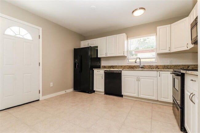 Foto del edificio - 9537 Groveland St