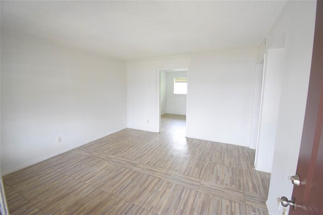 Foto del edificio - 4353 Brinkley St