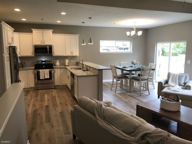 Building Photo - 2 br, 2 bath Townhome - Beaver Cove 4431