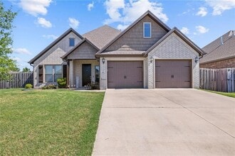 Building Photo - 801 Bellmara Cir