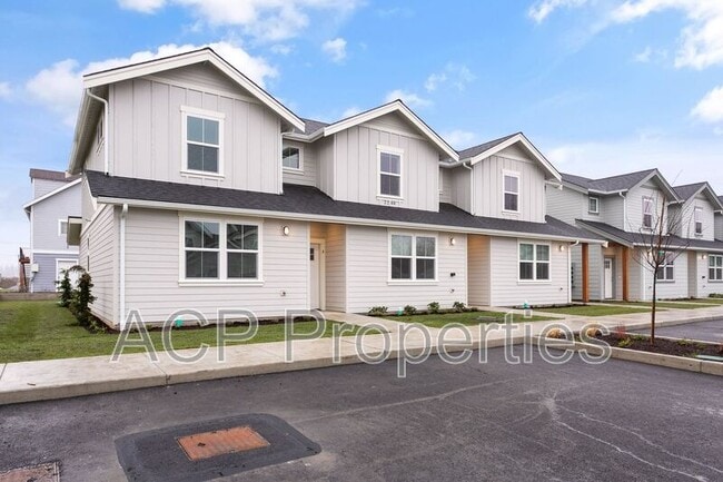 Building Photo - 2284 Brome St