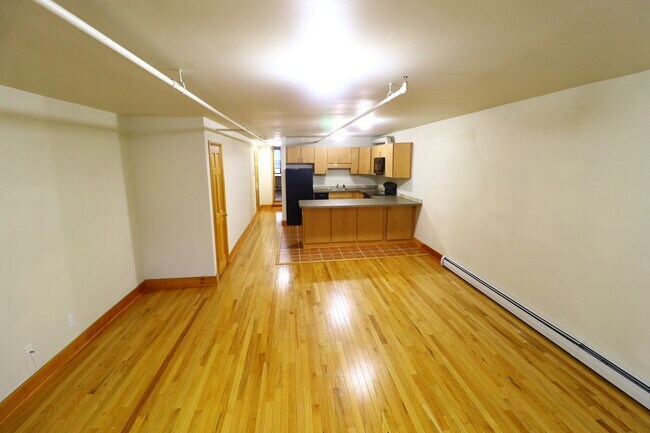 Foto del edificio - 15 N Division St