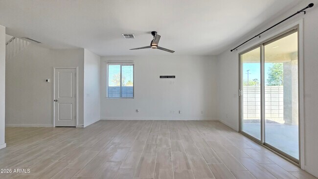 Foto del edificio - 3349 S 179th Dr
