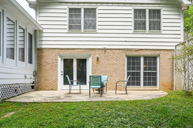 Building Photo - 2431 Weatherford Ct