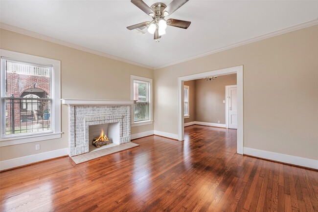 Building Photo - 2611 Rosewood St