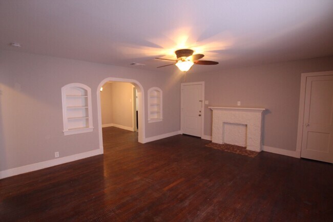 Building Photo - 134 Rowland Pl